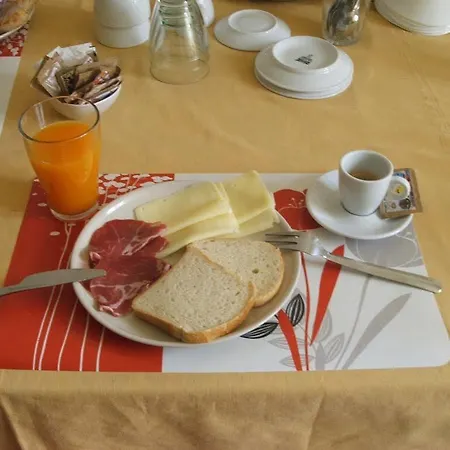Bed and breakfast Felicia 3*